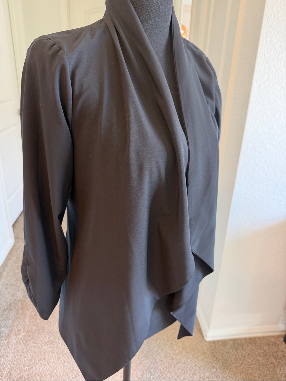 🪩 3/$10 Draped Open Front Black Blazer